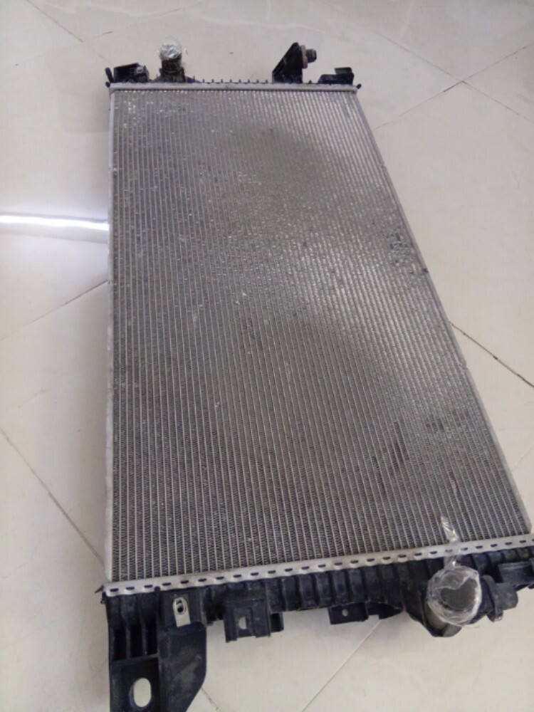 Lincoln navigator 2018 radiator - 1