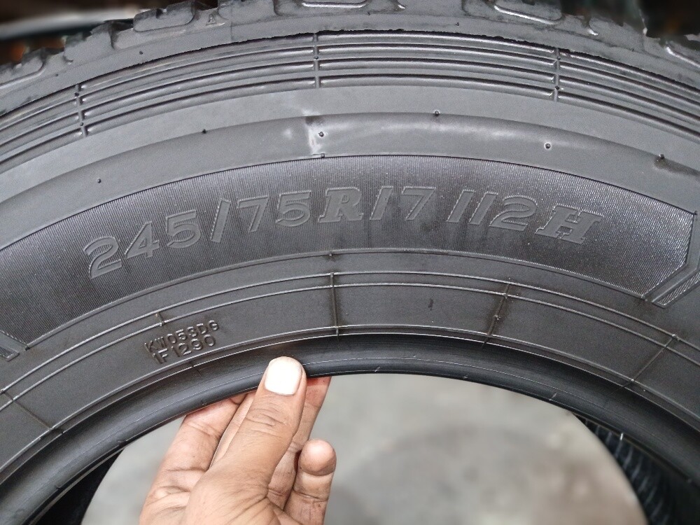 245/75/R17.Dunlop Brand - 5