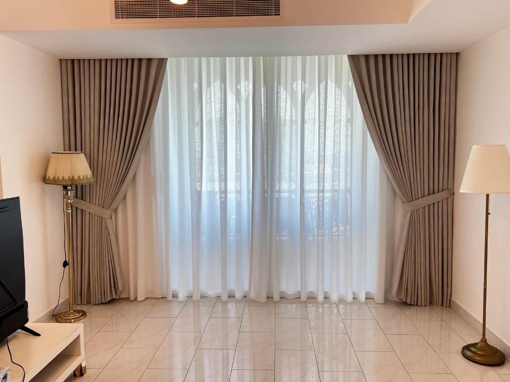 Curtains and wallpaper - 2