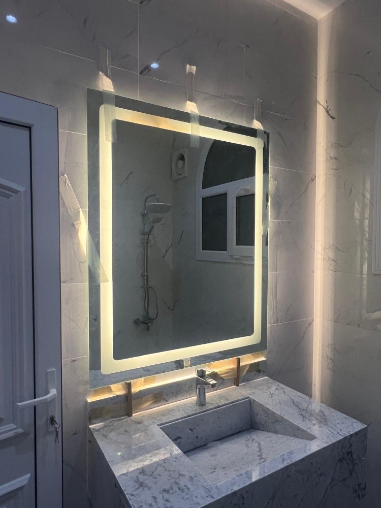 Mirrors and showers - 2