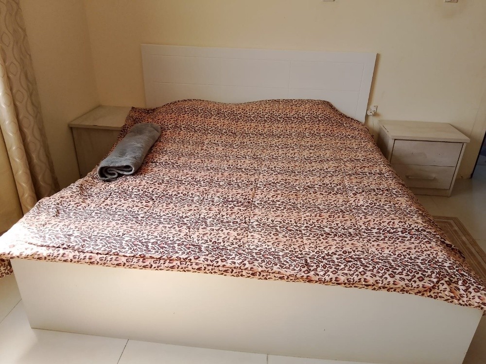 INDOOR HOUSEHOLD FOR SALE - 9