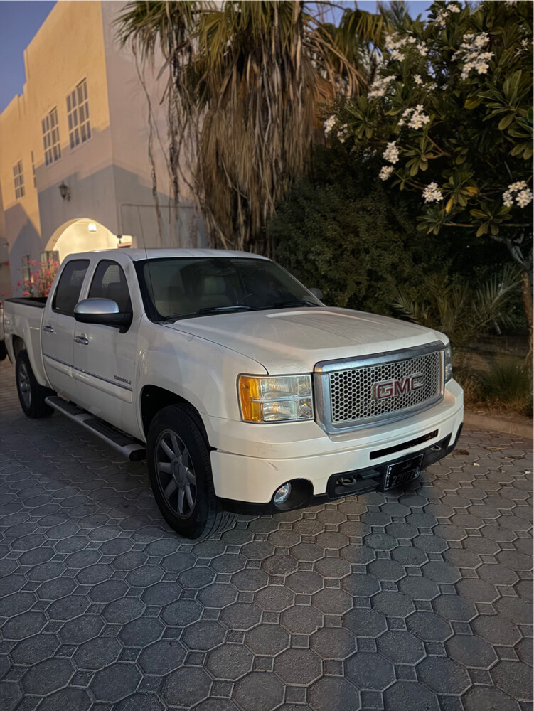 GMC sierra Denali - 3