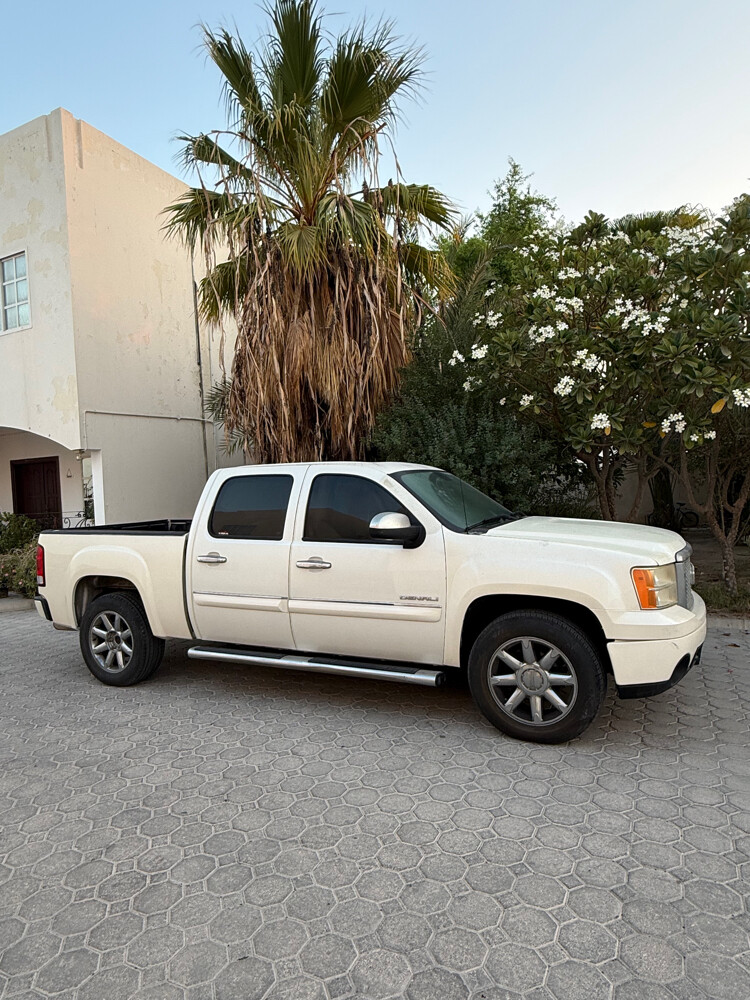 GMC sierra Denali - 4
