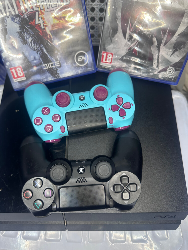 play station 4 - 2