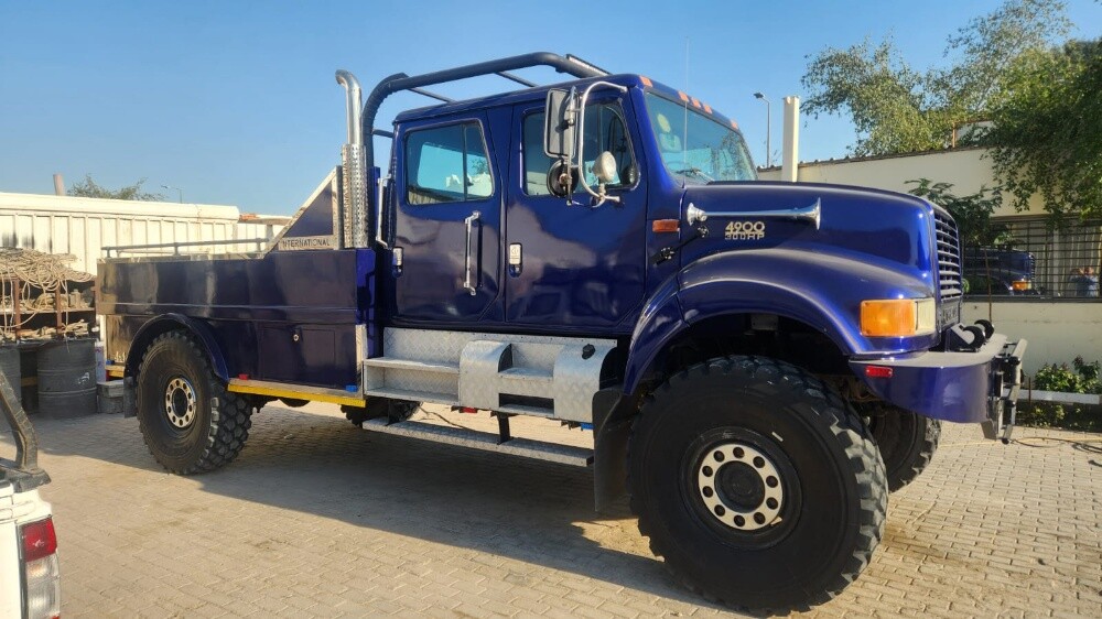 International 4x4 Automatic - 6