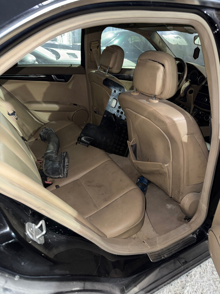 Mercedes Benz C200 - 3