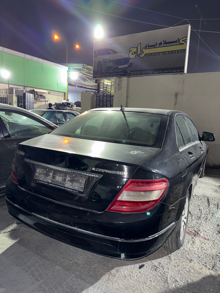 Mercedes Benz C200 - 1