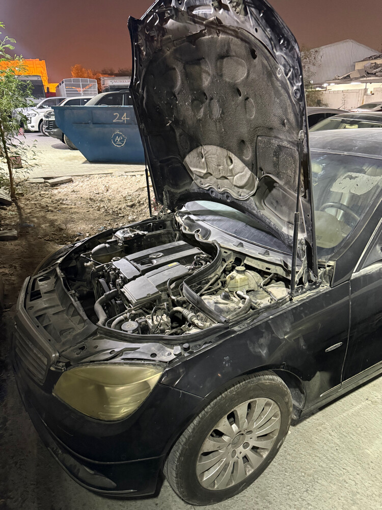 Mercedes Benz C200 - 5