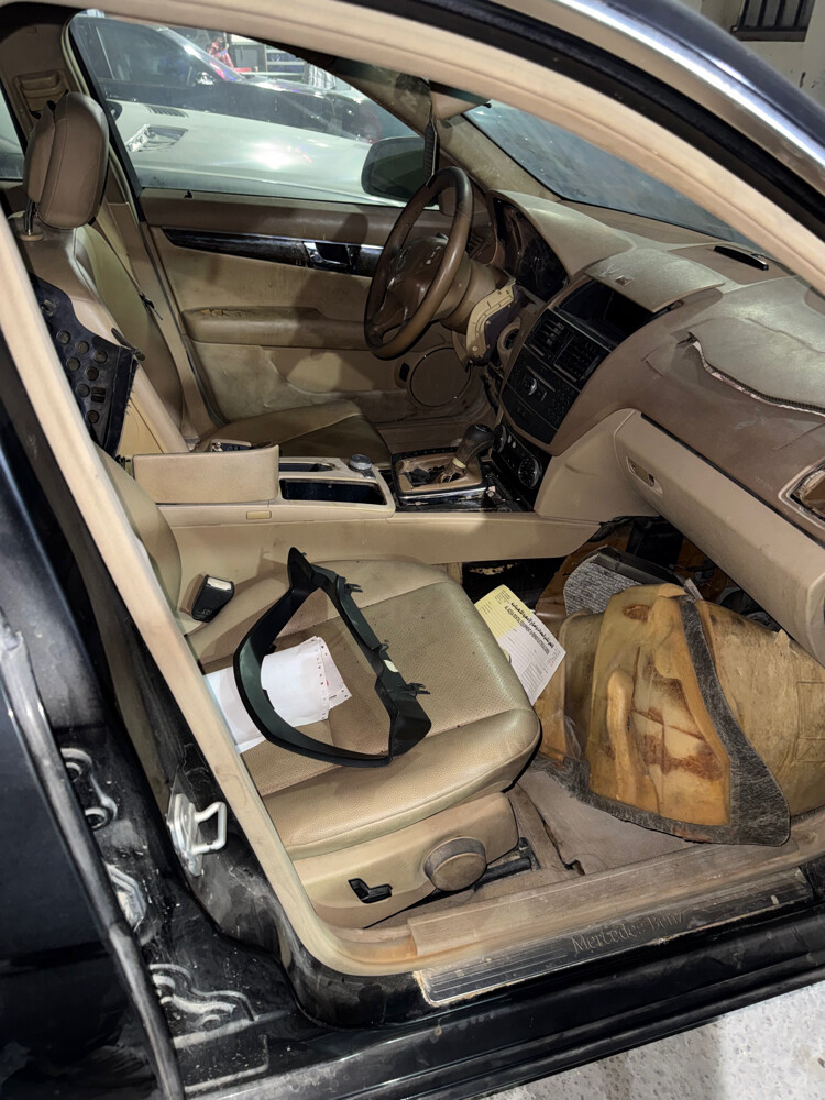 Mercedes Benz C200 - 4