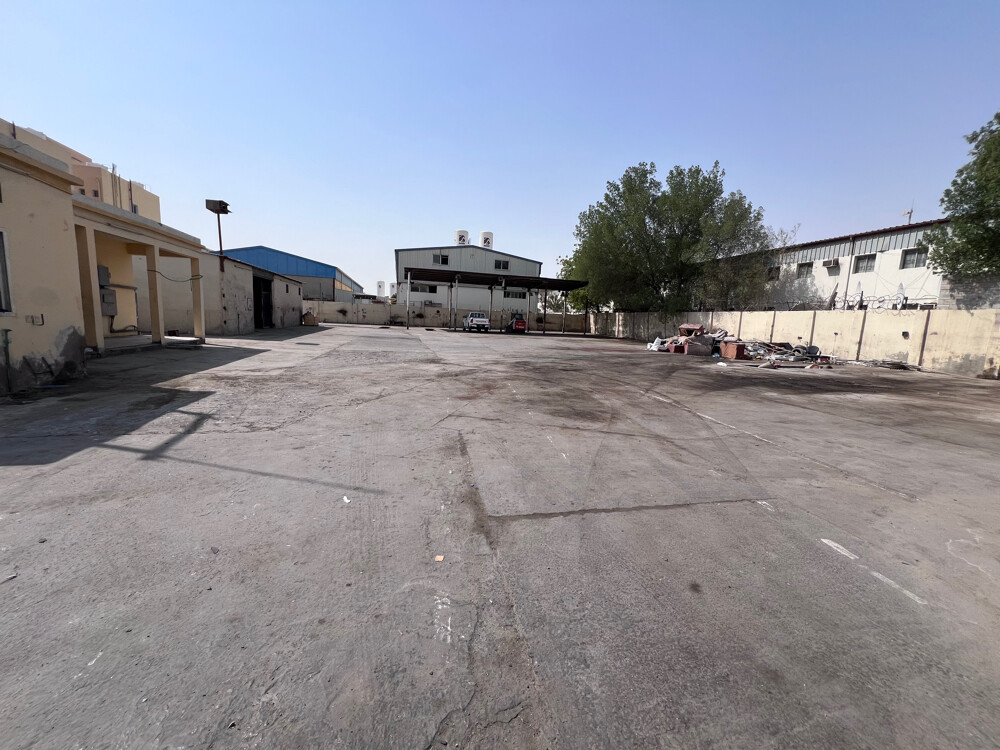 للبيع كراج الصناعية القديمة 2502م - 10
