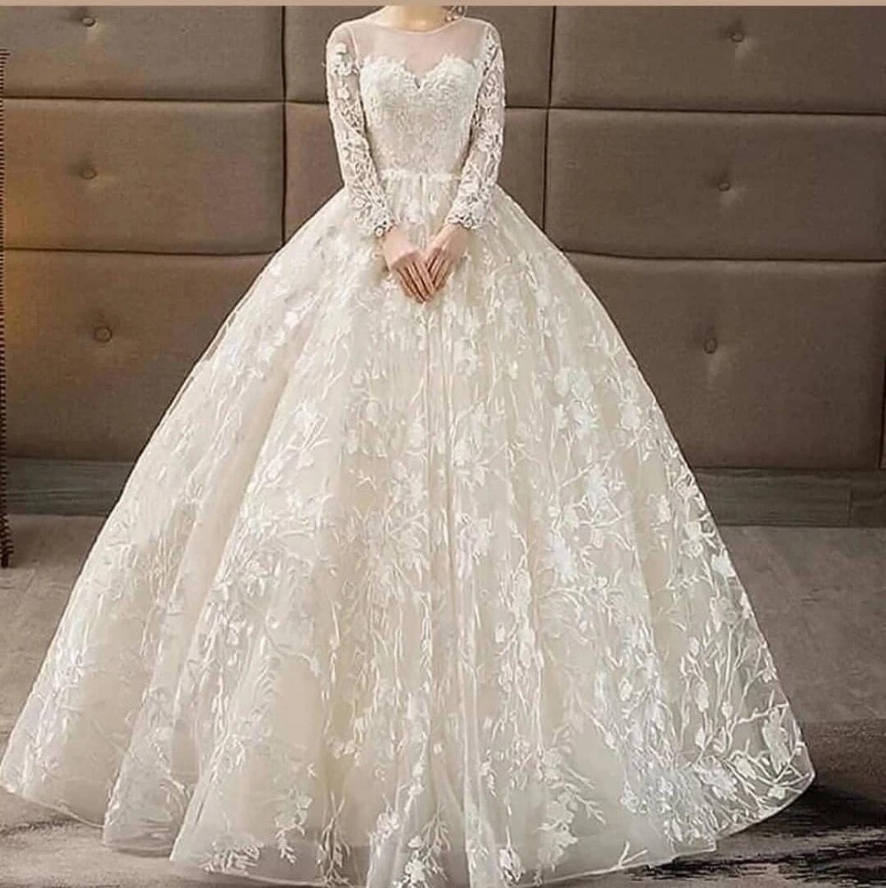 Brand new wedding dress for rent - 1