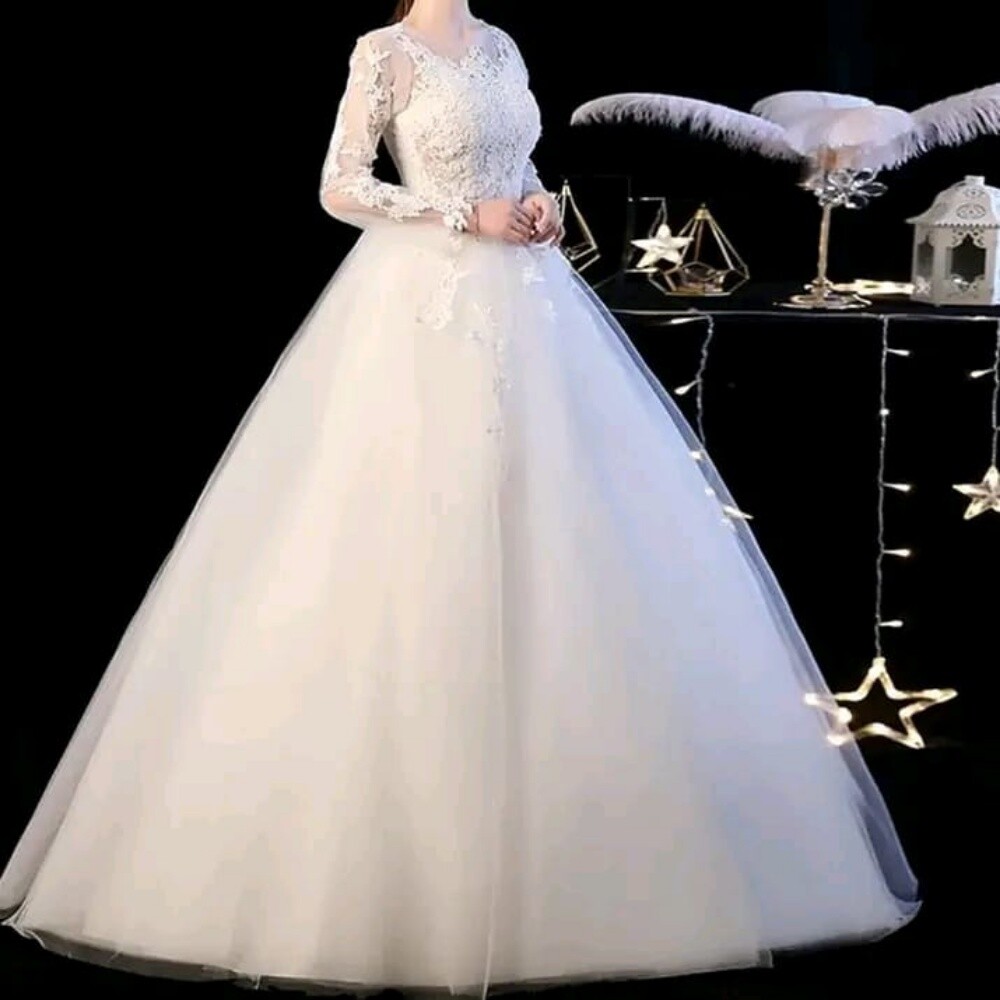 Brand new wedding dress for rent - 11