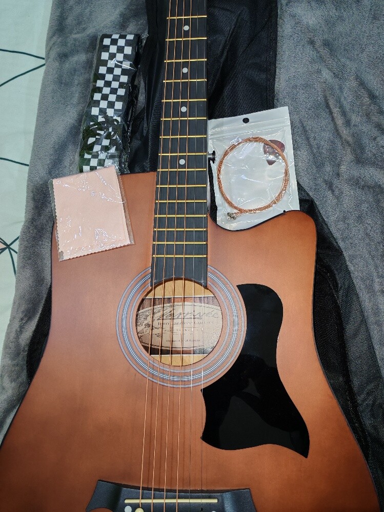GUITAR Brand new - 7