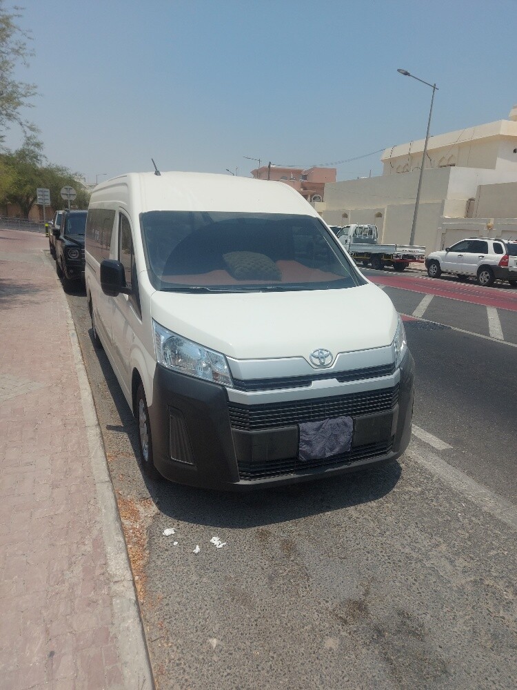 باص تويوتا للايجار - 1