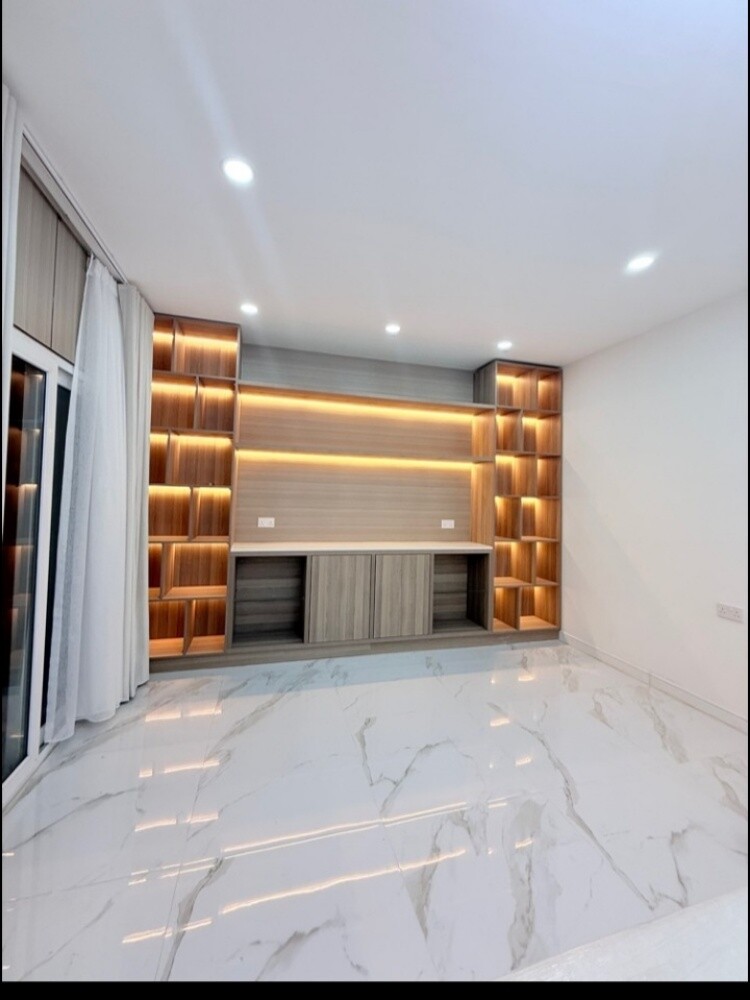 wardrobe, sofa, curtains, carpet. - 14