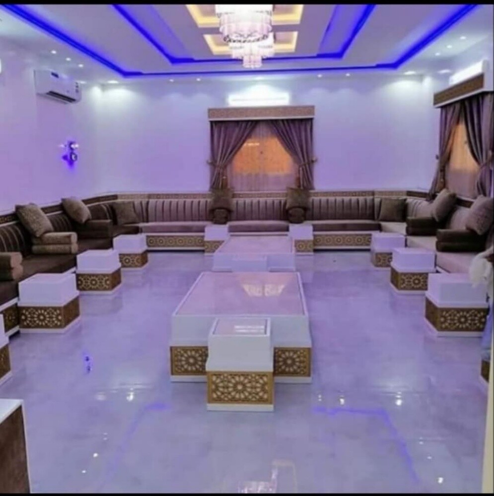 wardrobe, sofa, curtains, carpet. - 11
