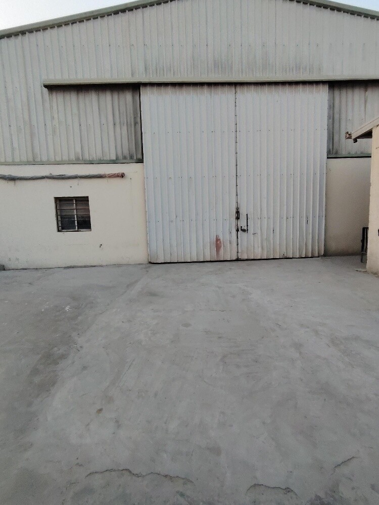 700M Store, 4 offices, open yard - 9