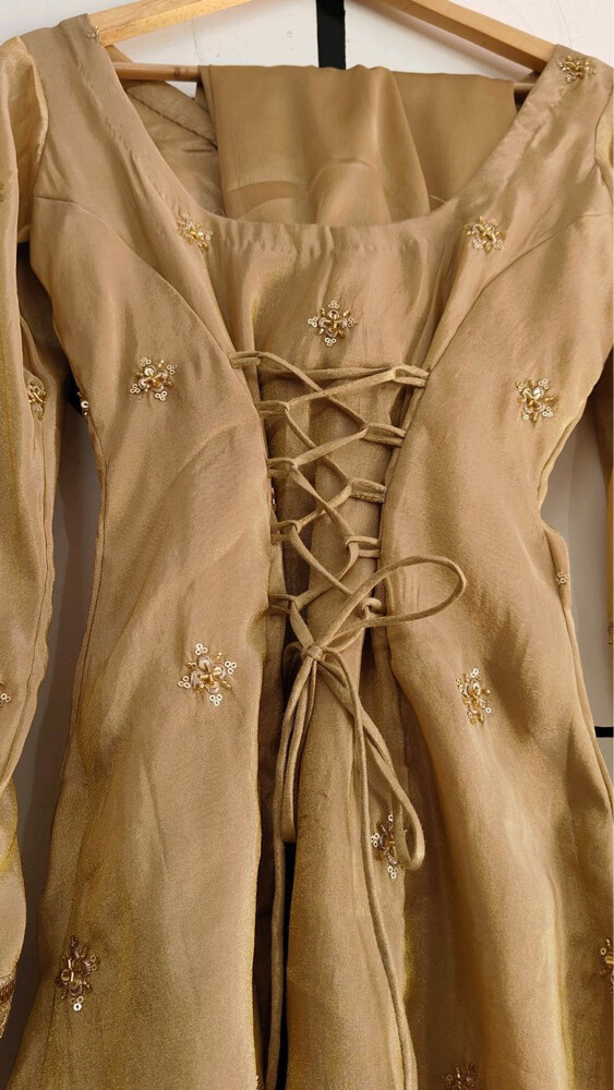 Experienced Female Tailor! - 1