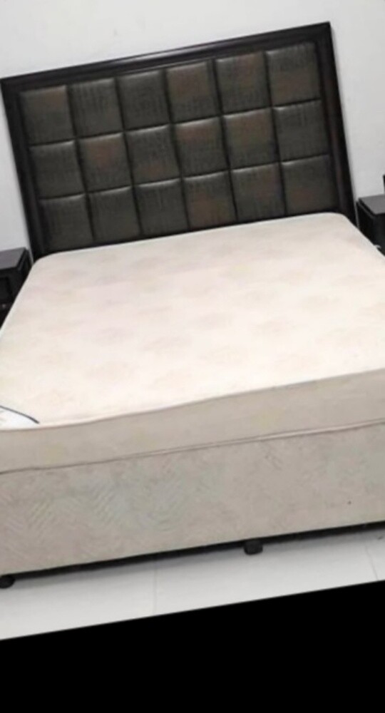 150*190 queen size bed. - 1