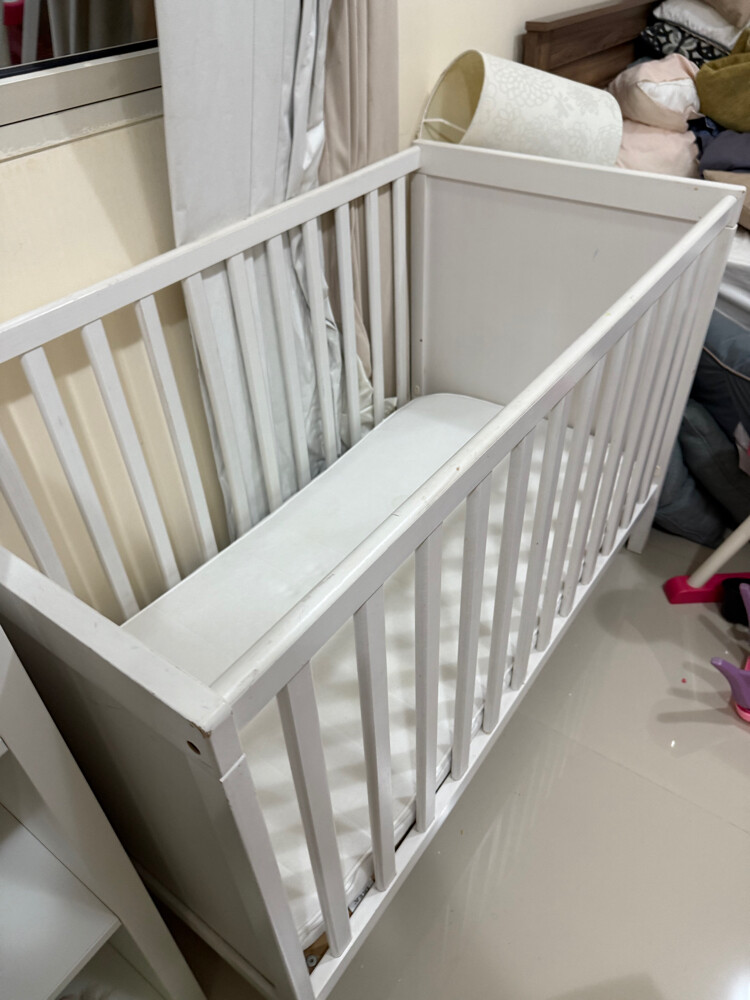 baby bed with mattress - 1