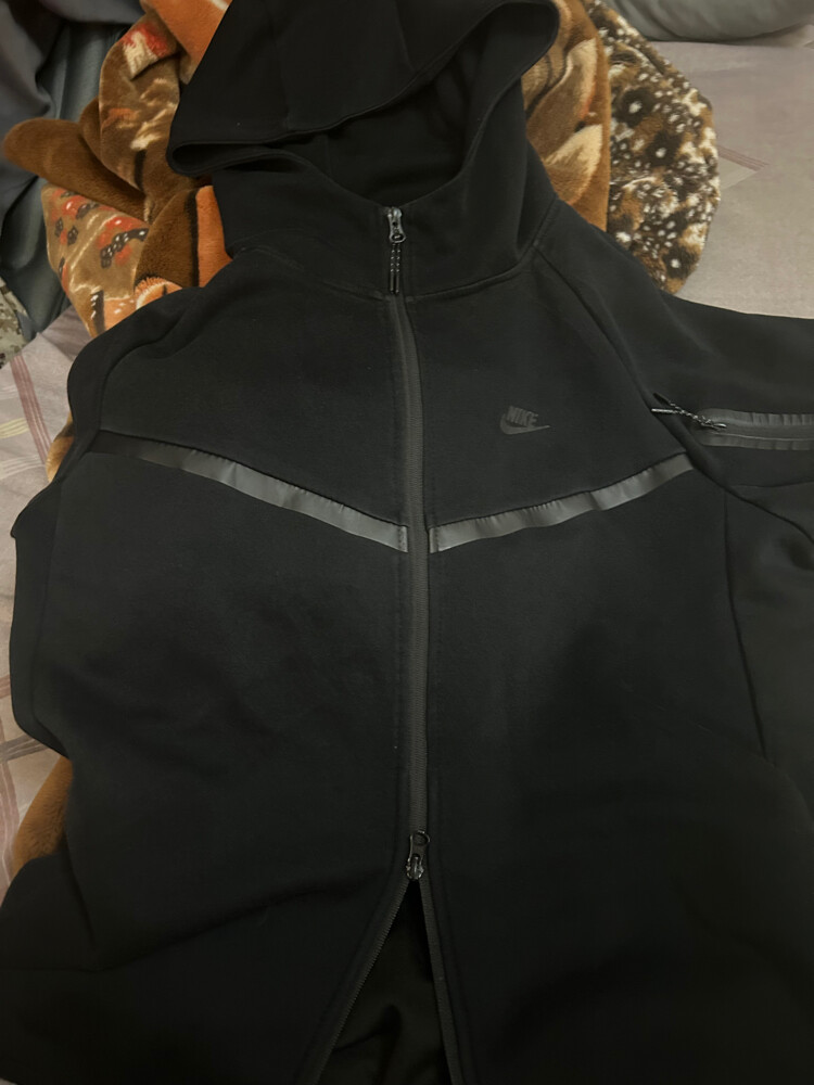 nike tech set - 1