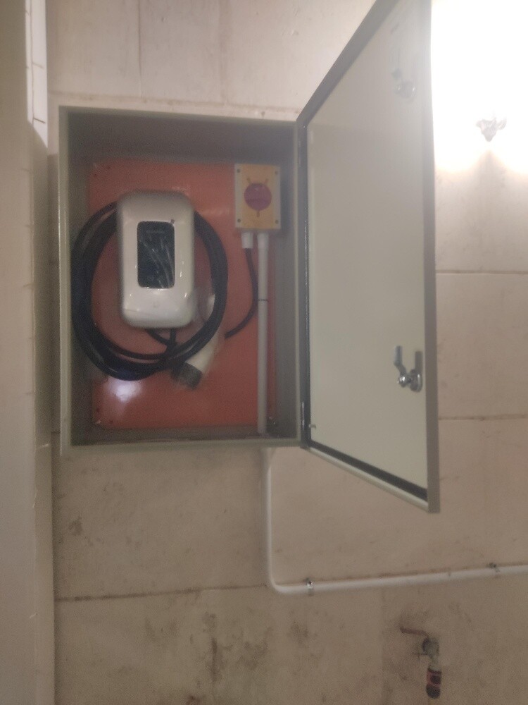 نقوم بجميع اعمال خدمات الصيانة لل - 1