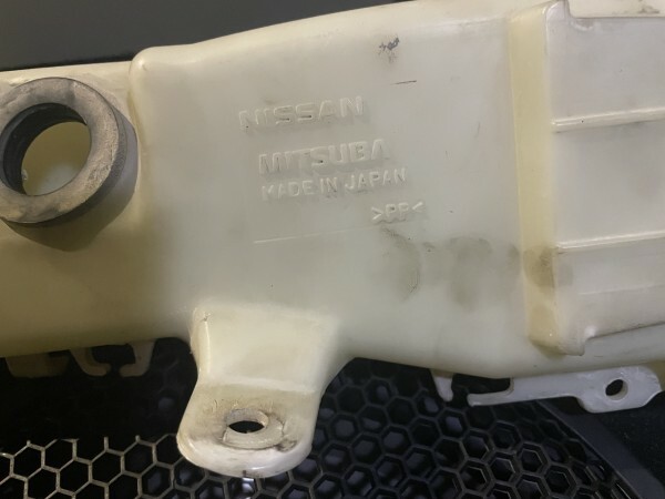 WINDSHIELD WASHER RESERVOIR Tank - 4