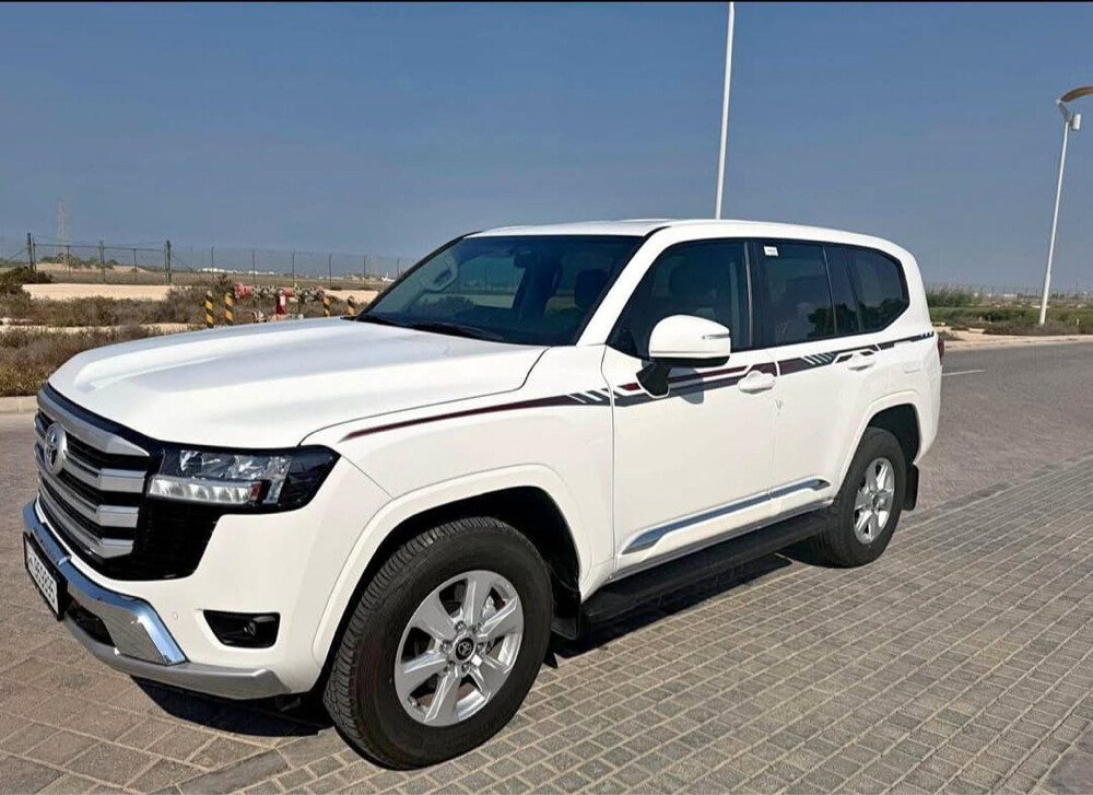 VIP limousine land cruiser - 1