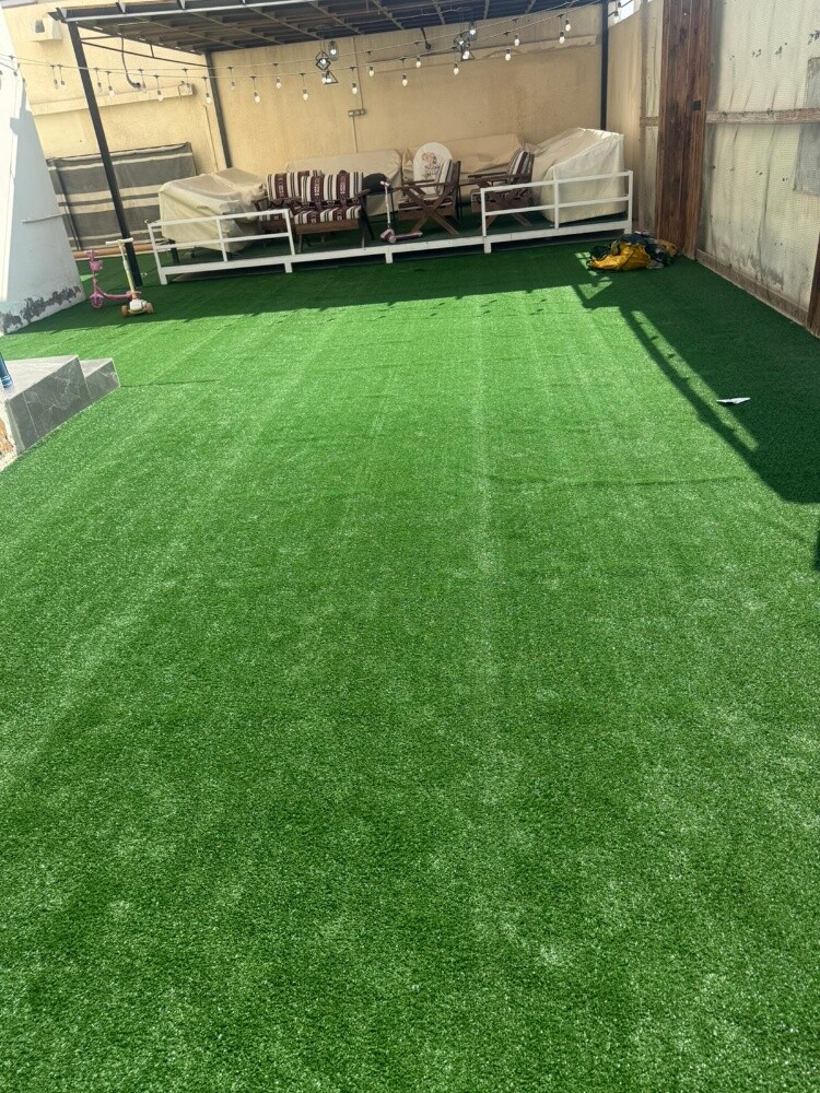 Artificial green carpet - 2