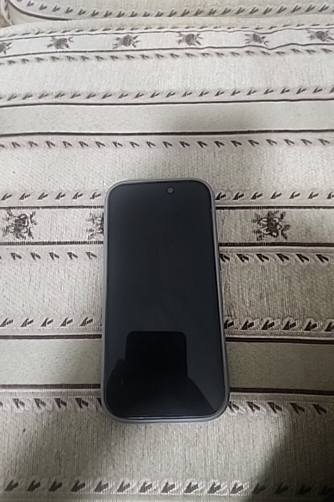 iphone 16 pro - 1