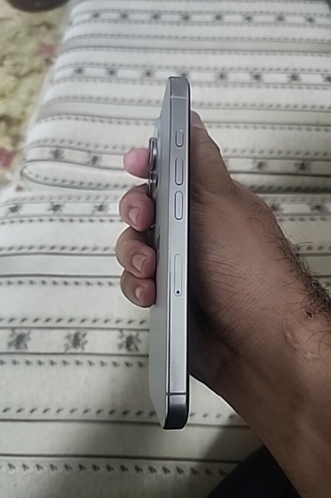 iphone 16 pro - 4