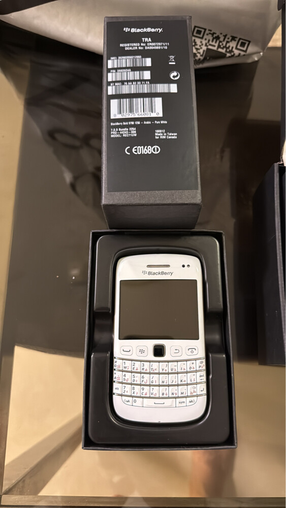 For sale a new BlackBerry mobile - 7