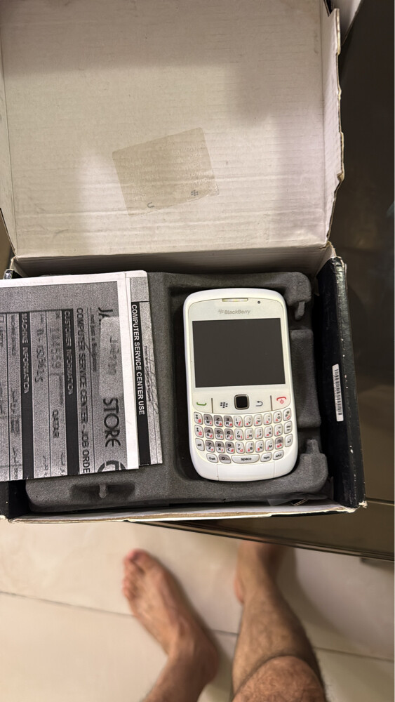 For sale a new BlackBerry mobile - 5