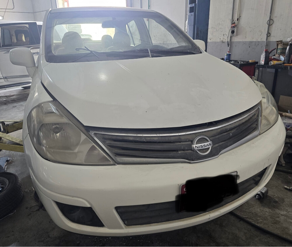 Nissan Tiida  - 1