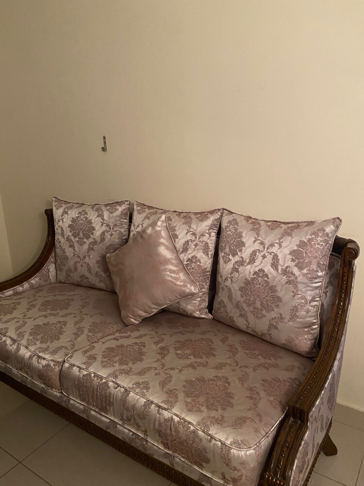 3+2+1+1sofa - 2