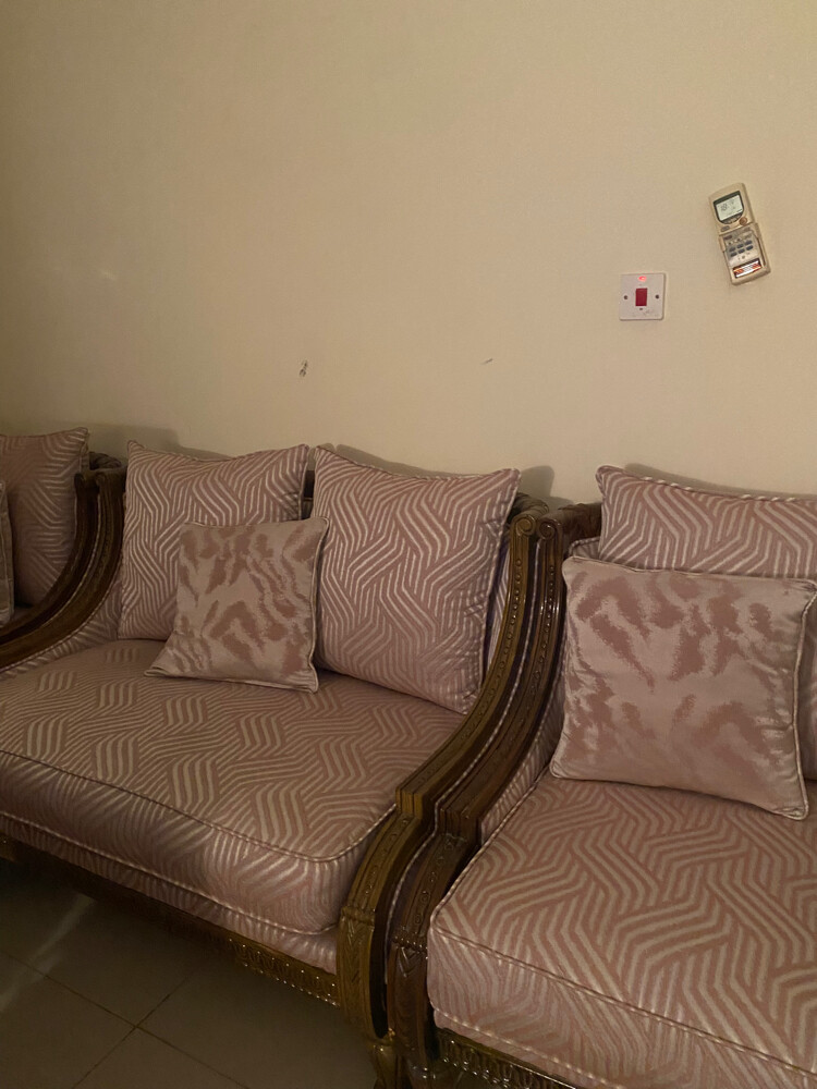 3+2+1+1sofa - 4