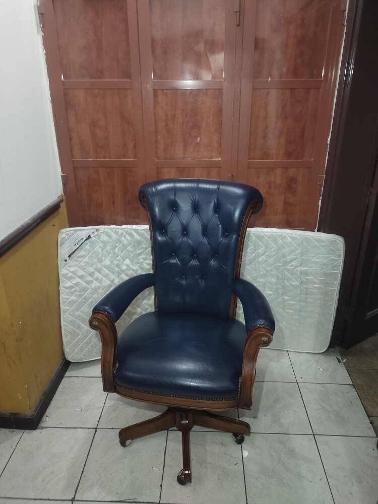 Excellent condition Exactive chai - 2