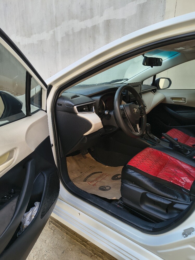 Toyota Corolla hybrid - 5