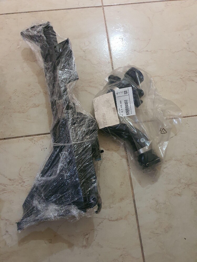 BMW X3 Radiator tank,Hose,Mount - 2