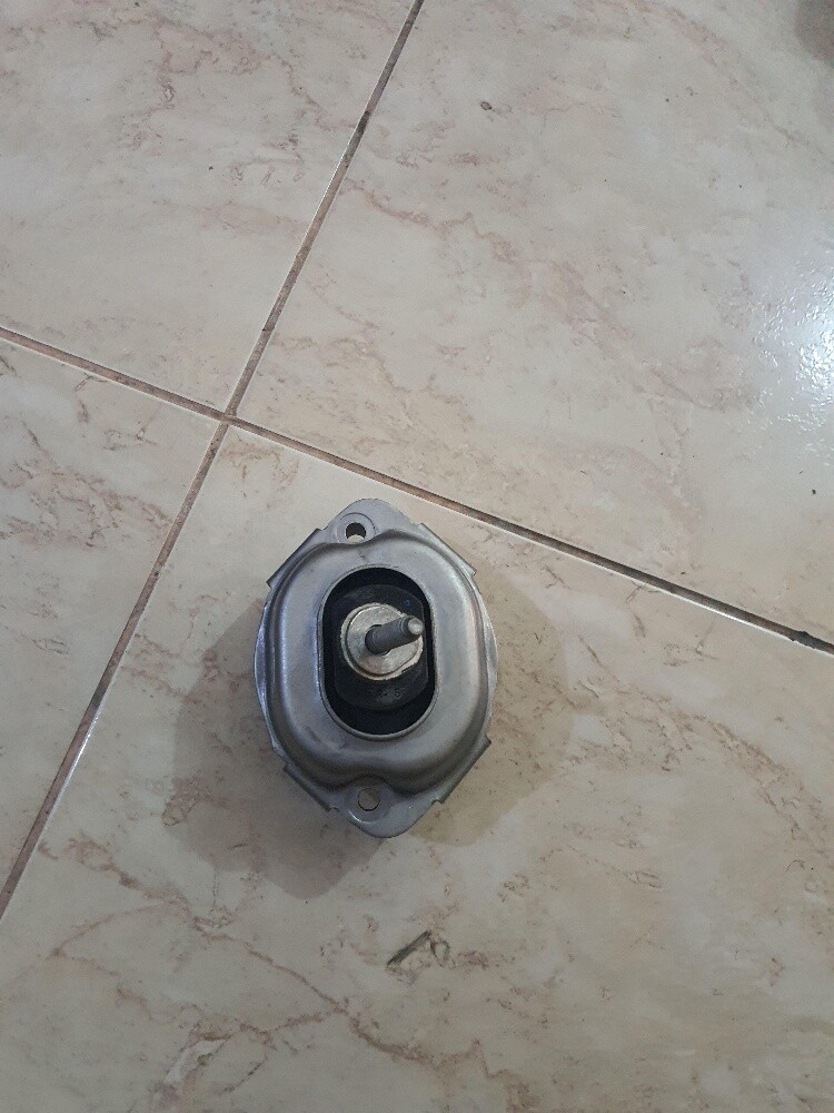 BMW X3 Radiator tank,Hose,Mount - 1