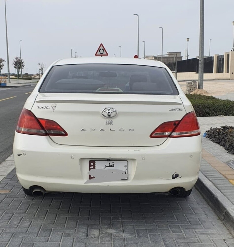 للبيع تويوتا افالون  2008 - 2