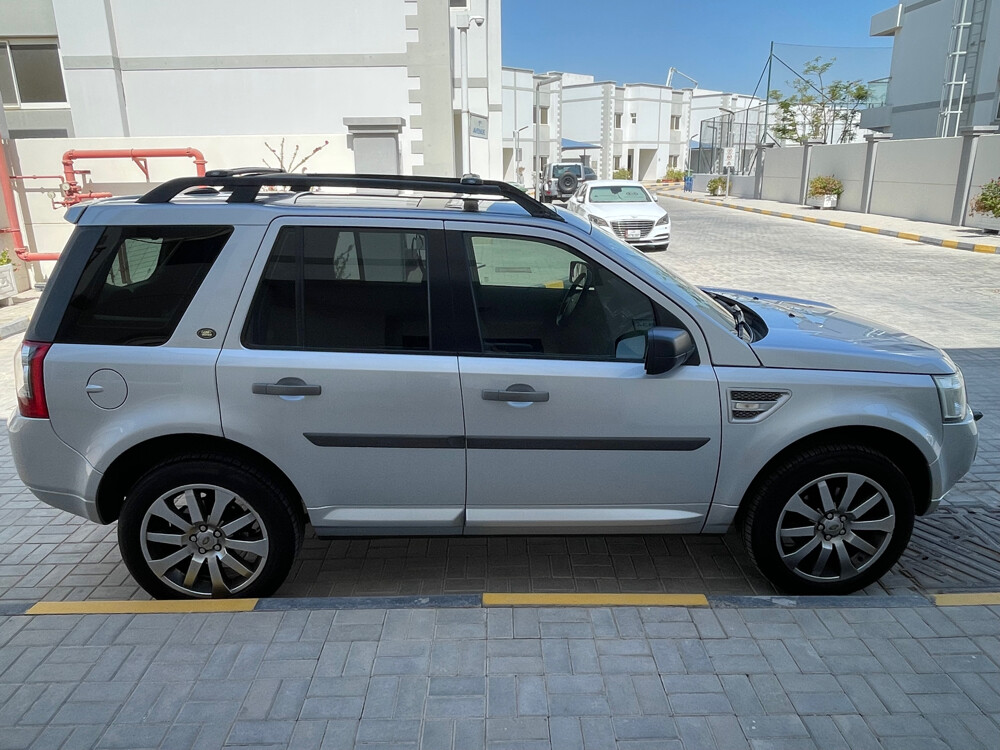 Land Rover LR2 HSE - 7