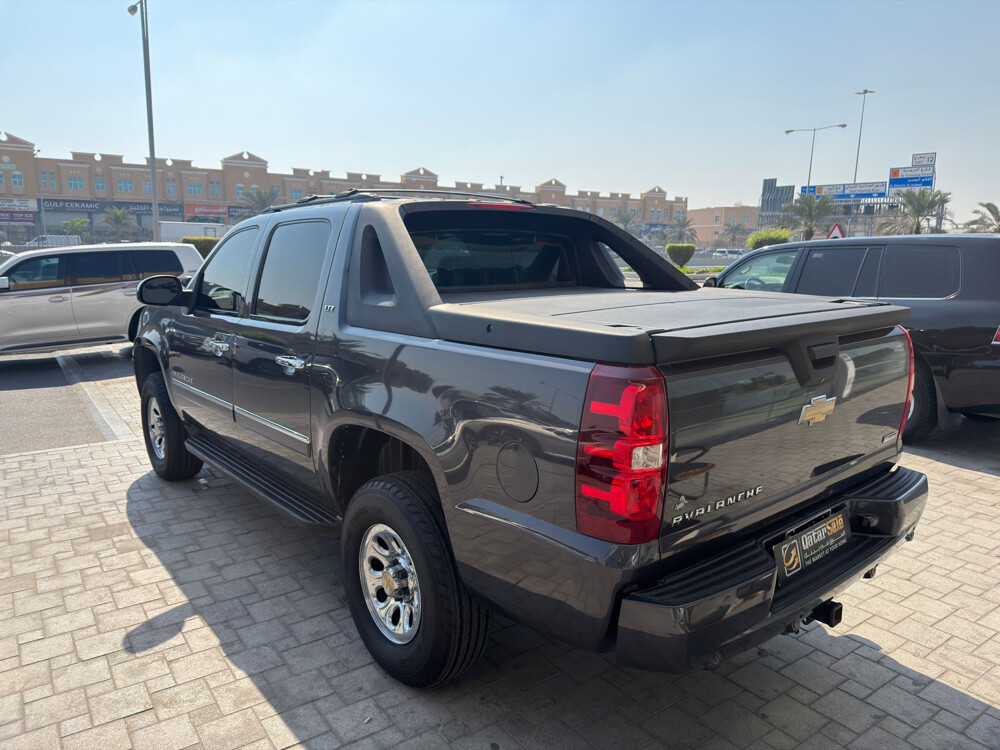 Chevrolet Avalanche LTZ 2011 — photo 4 for sale in Qatar