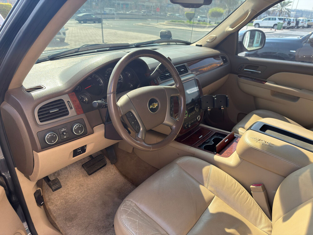 Chevrolet Avalanche LTZ 2011 — photo 5 for sale in Qatar