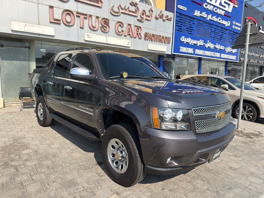 Chevrolet Avalanche LTZ 2011 — photo 3 for sale in Qatar