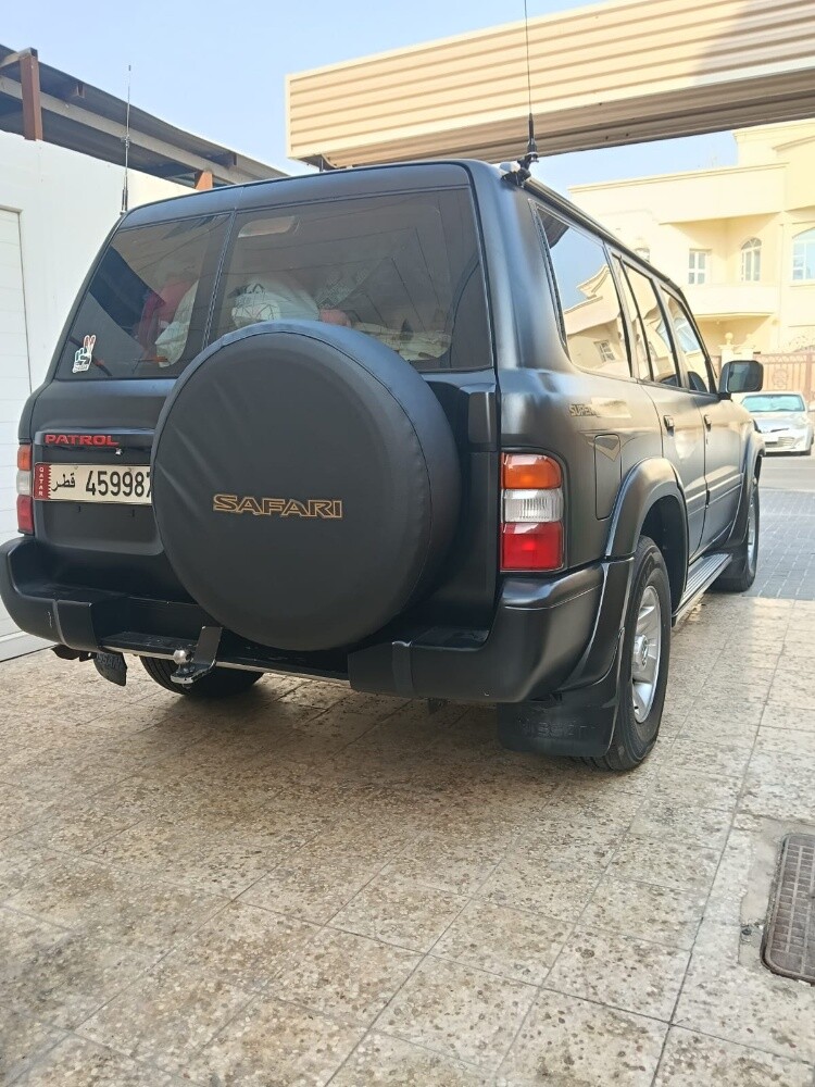 نيسان سفاري - 9