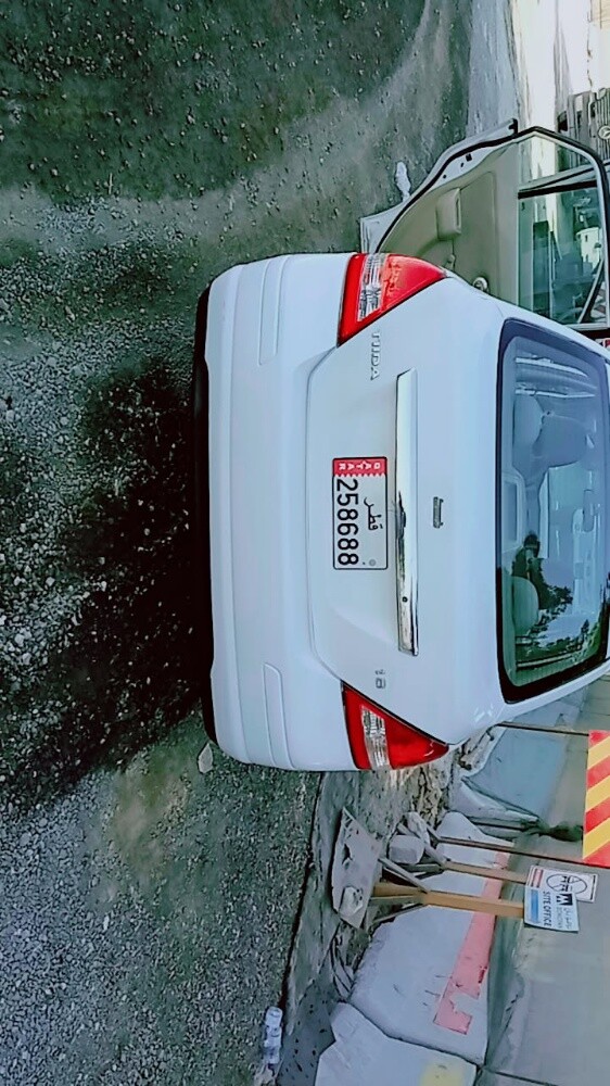 Urgent sale Nissan tida 2012 - 4