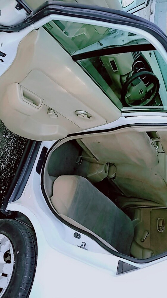Urgent sale Nissan tida 2012 - 8