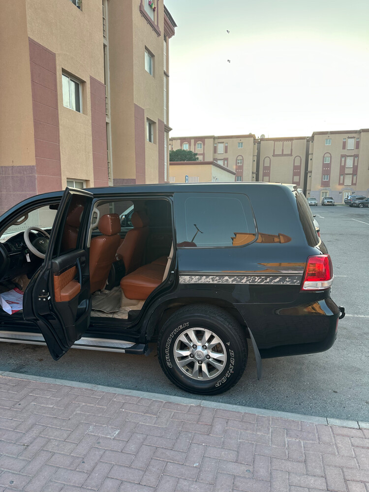 Land Cruiser - 7