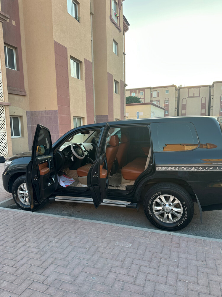 Land Cruiser - 3